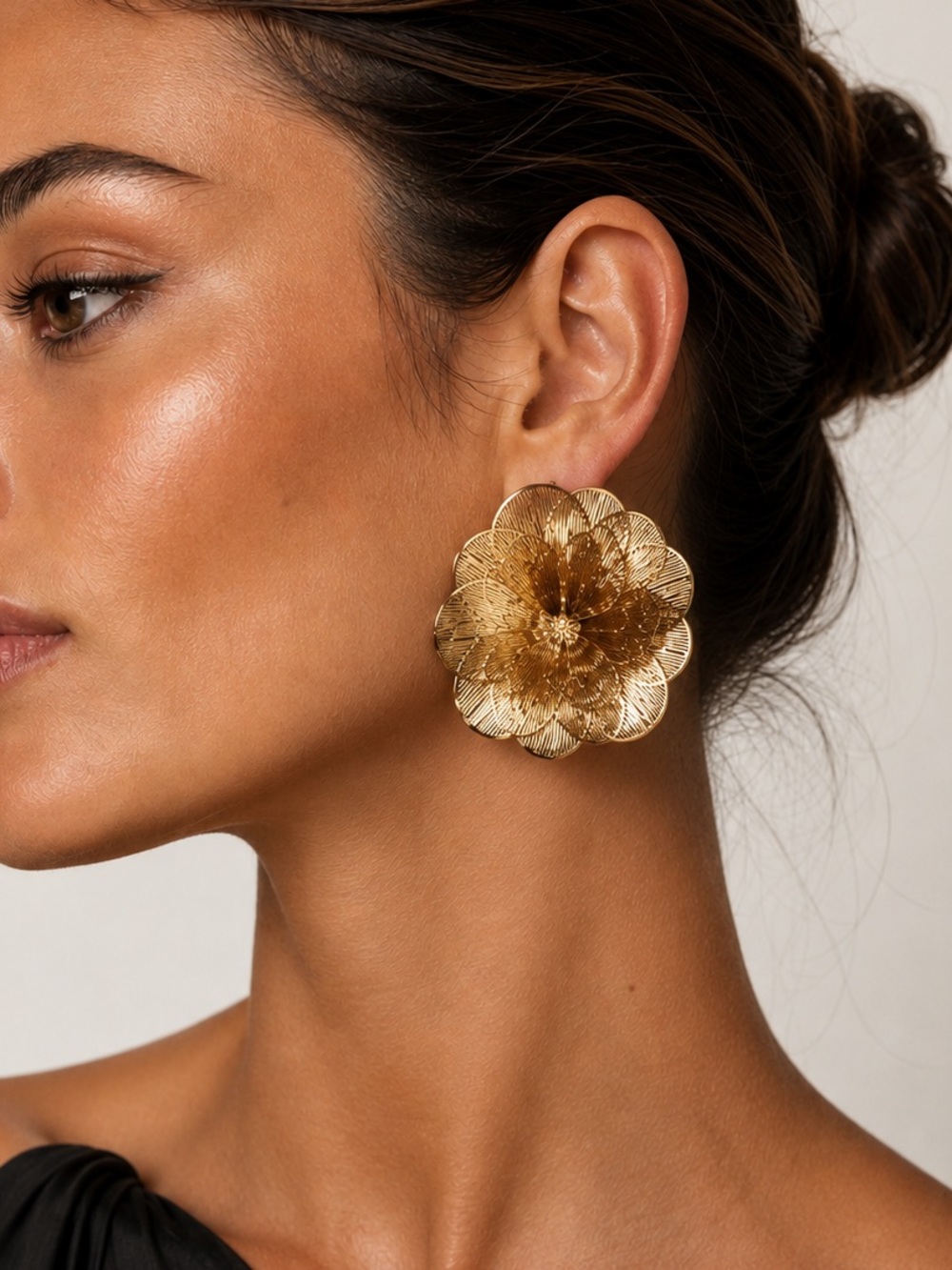 Zara RAISED FLOWER EARRINGS NWT